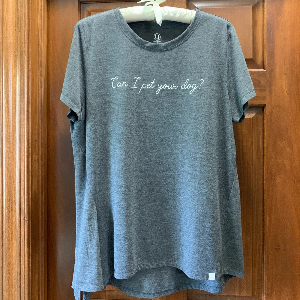 Gray t-shirt. Size XL.